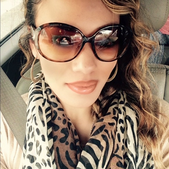 Gucci Sunglasses - Picture 5 of 5